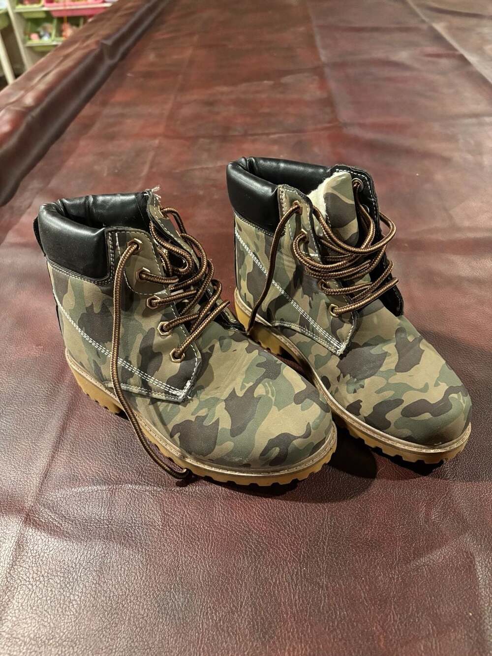 oneoonc Winter Boots Size 3 Green Camouflage Faux Fur Lined Ankle Booties